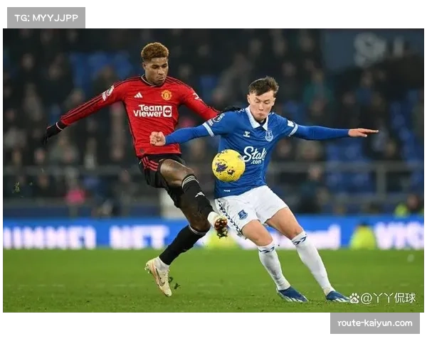 埃弗顿莫耶斯对阵旧主，5-4-1防守反击战术针对性部署